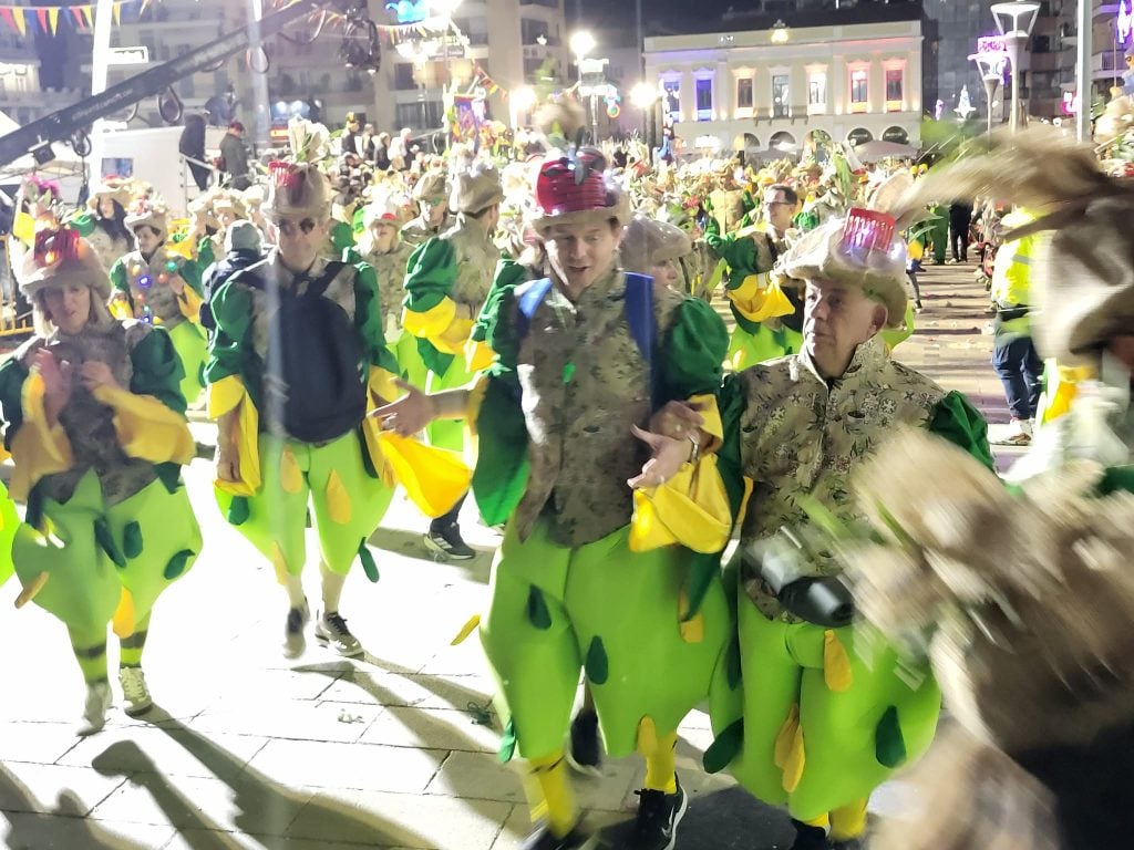 Πατρινό Καρναβάλι 2026: LIVE η νυχτερινή ποδαράτη παρέλαση - Συνεχής ροή ΦΩΤΟ & ΒΙΝΤΕΟ)