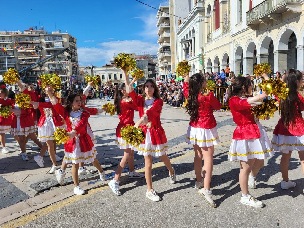 Η κορύφωση του Πατρινού Καρναβαλιού 2026: LIVE η Μεγάλη Παρέλαση (ΦΩΤΟ & ΒΙΝΤΕΟ)