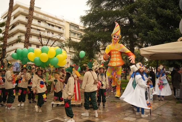 Καρναβάλι Μικρών 2026: ΔΕΙΤΕ ΖΩΝΤΑΝΑ την παρέλαση - Φωτογραφίες από τα καλύτερα στιγμιότυπα