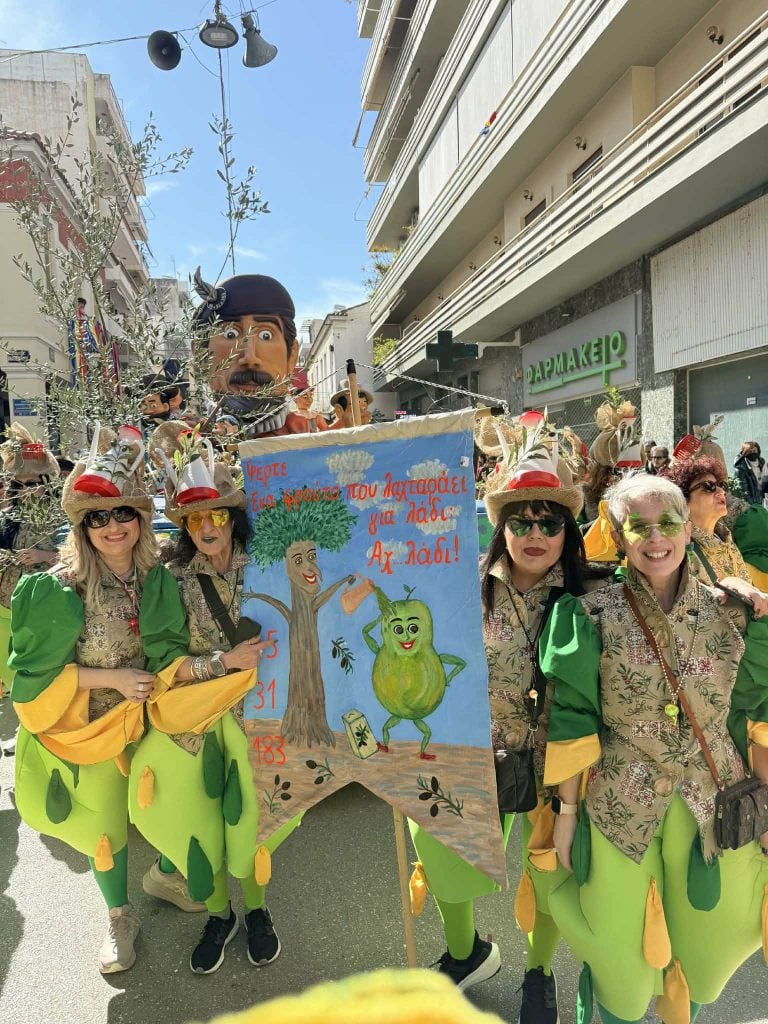 Η κορύφωση του Πατρινού Καρναβαλιού 2026: LIVE η Μεγάλη Παρέλαση (ΦΩΤΟ & ΒΙΝΤΕΟ)