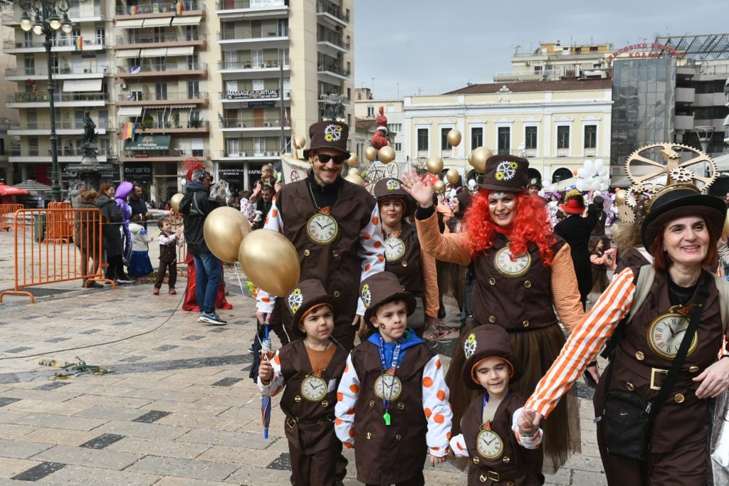 Πατρινό Καρναβάλι 2026: Δείτε κι άλλες φωτογραφίες από την Παρέλαση των Μικρών