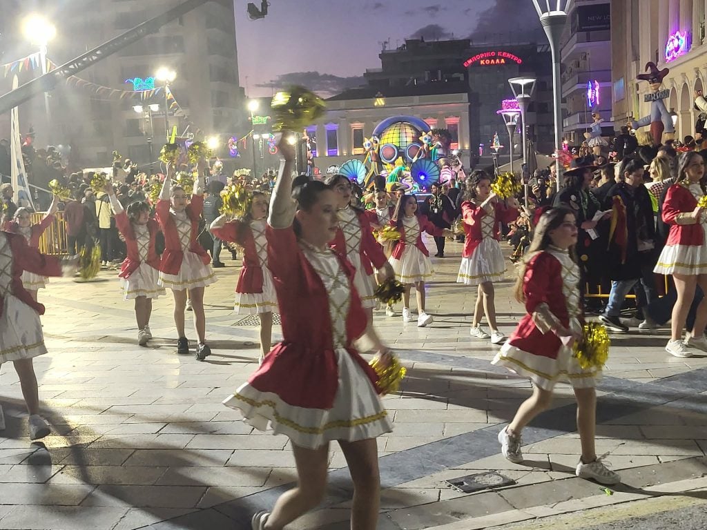 Πατρινό Καρναβάλι 2026: LIVE η νυχτερινή ποδαράτη παρέλαση - Συνεχής ροή ΦΩΤΟ & ΒΙΝΤΕΟ)