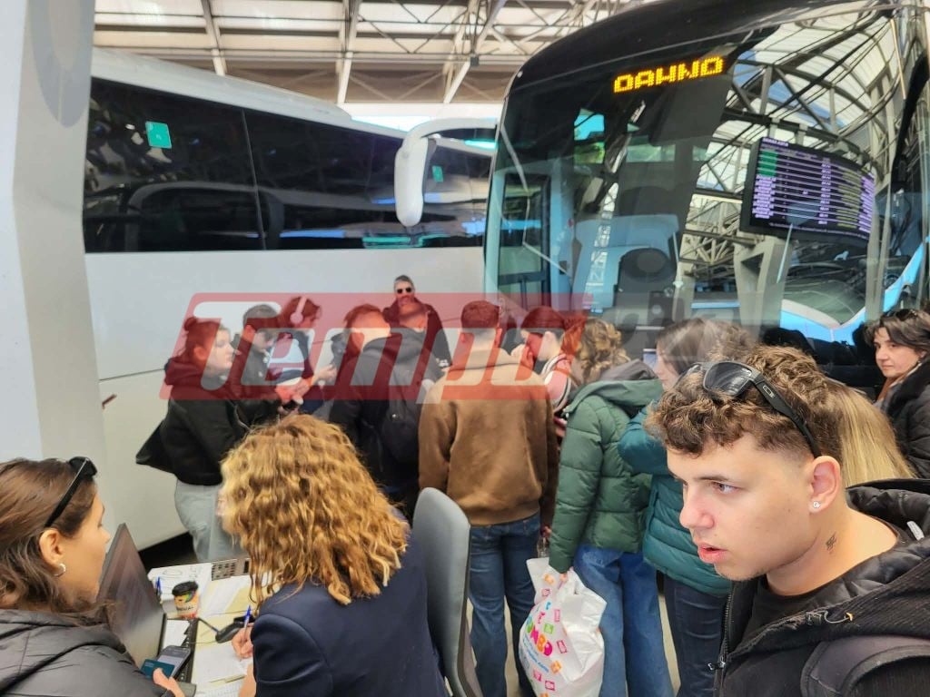 Πάτρα: Αναχωρούν οι χιλιάδες επισκέπτες του Καρναβαλιού - Το αδιαχώρητο στα ΚΤΕΛ, αυξημένα τα δρομολόγια (ΦΩΤΟ)