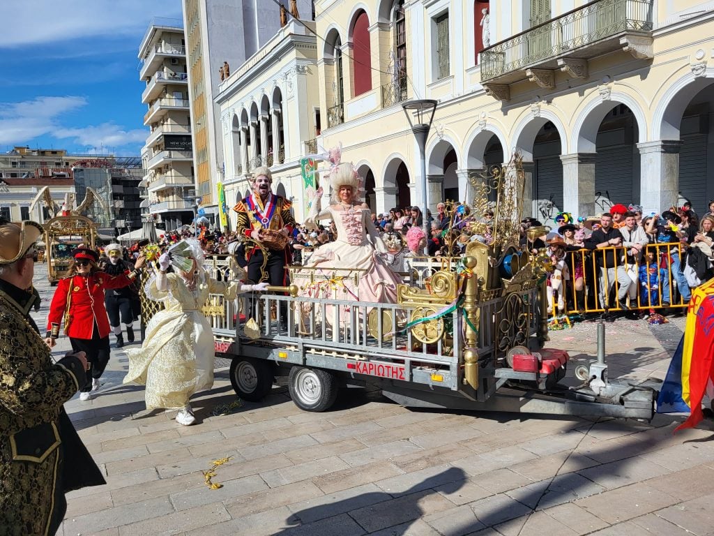 Η κορύφωση του Πατρινού Καρναβαλιού 2026: LIVE η Μεγάλη Παρέλαση (ΦΩΤΟ & ΒΙΝΤΕΟ)