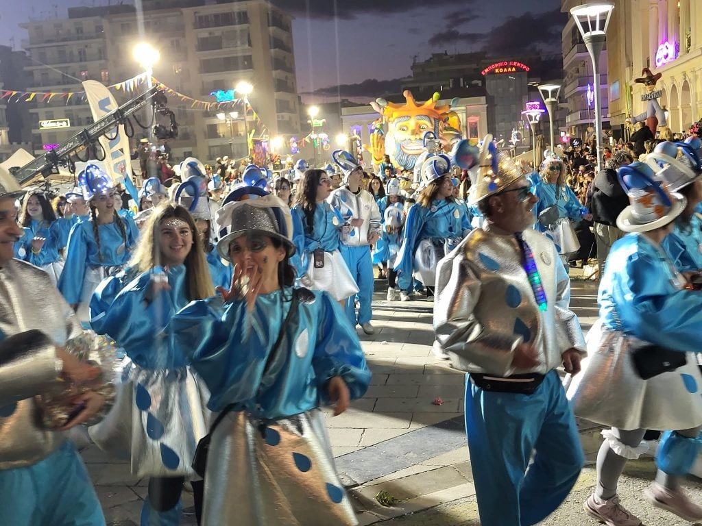 Πατρινό Καρναβάλι 2026: LIVE η νυχτερινή ποδαράτη παρέλαση - Συνεχής ροή ΦΩΤΟ & ΒΙΝΤΕΟ)