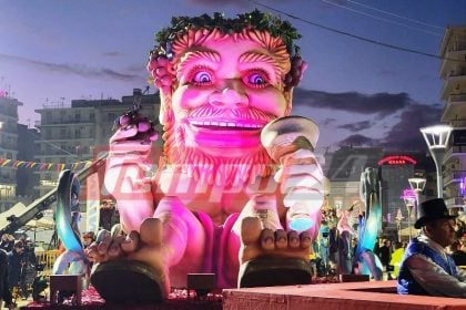 Πατρινό Καρναβάλι 2026: LIVE η νυχτερινή ποδαράτη παρέλαση - Συνεχής ροή ΦΩΤΟ & ΒΙΝΤΕΟ)