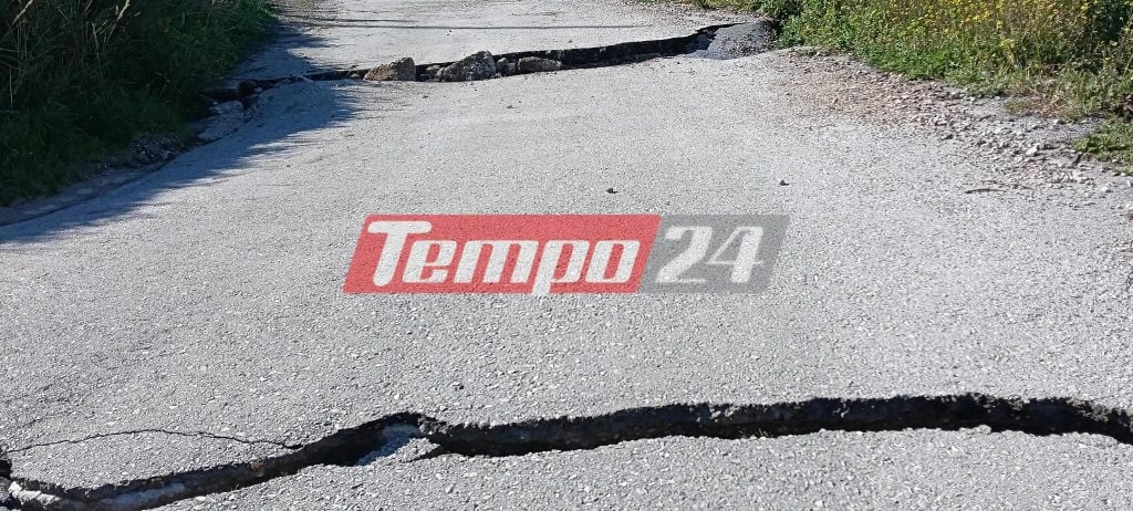 Πάτρα: "Βουλιάζει" ο δρόμος Βούντενη-Βελβίτσι – Σοβαρός κίνδυνος κατολίσθησης, σε επιφυλακή οι κάτοικοι (ΦΩΤΟ)