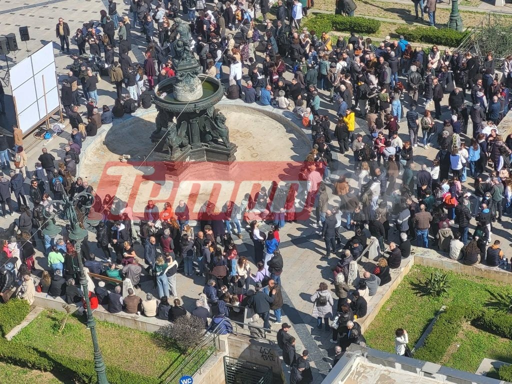 Πάτρα: «Δεν ξεχνάμε, δεν συγχωρούμε» – Πολυπληθές συλλαλητήριο για τα 3 χρόνια από την τραγωδία στα Τέμπη (ΦΩΤΟ & ΒΙΝΤΕΟ)