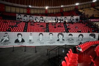Ολυμπιακός: Το πανό για την τραγωδία της Θύρας 7 στο ΣΕΦ