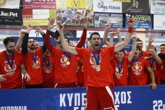 Ολυμπιακός από ατσάλι, τούμπαρε την ΑΕΚ και σήκωσε το Κύπελλο!