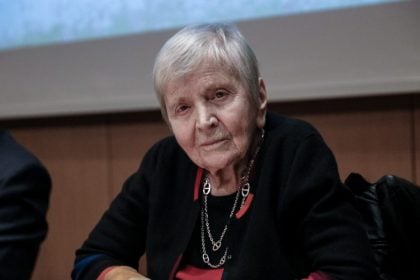 Στις 13:00, στη Μητρόπολη Αθηνών, η κηδεία της Ελένης Γλύκατζη Αρβελέρ – Σε λαϊκό προσκύνημα η σορός της