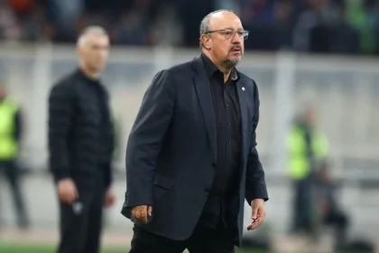 Μπενίτεθ: «Να αλλάξουμε προσέγγιση στο πρωτάθλημα»