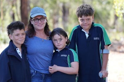 Αυστραλία: 13χρονος κολύμπησε 4 χιλιόμετρα για να σώσει τη μητέρα του και τα αδέλφια του