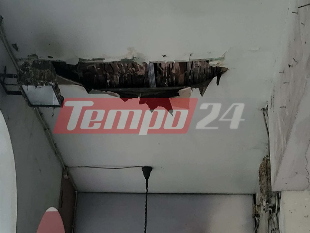 Πάτρα: Διέλυσαν τα απαγορευτικά από το κτίριο-παγίδα, κινδυνεύουν άμεσα περαστικοί από την Κορίνθου ΦΩΤΟ