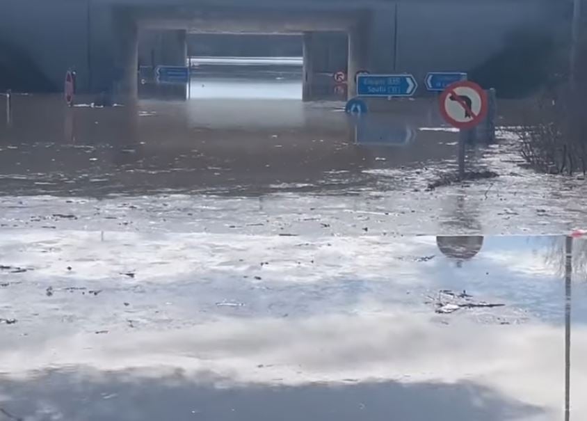 Πλημμύρες στον Έβρο: Παραμένει στο κόκκινο η περιοχή – Τεράστιες ζημιές, δραματικές ώρες για τους κατοίκους