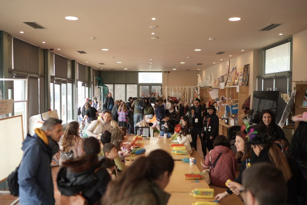 Πλήθος κόσμου στην 3 η Καρναβαλούπολη και στην Έκθεση Μαριονέτας με τα παιδιά πρωταγωνιστές - ΦΩΤΟ