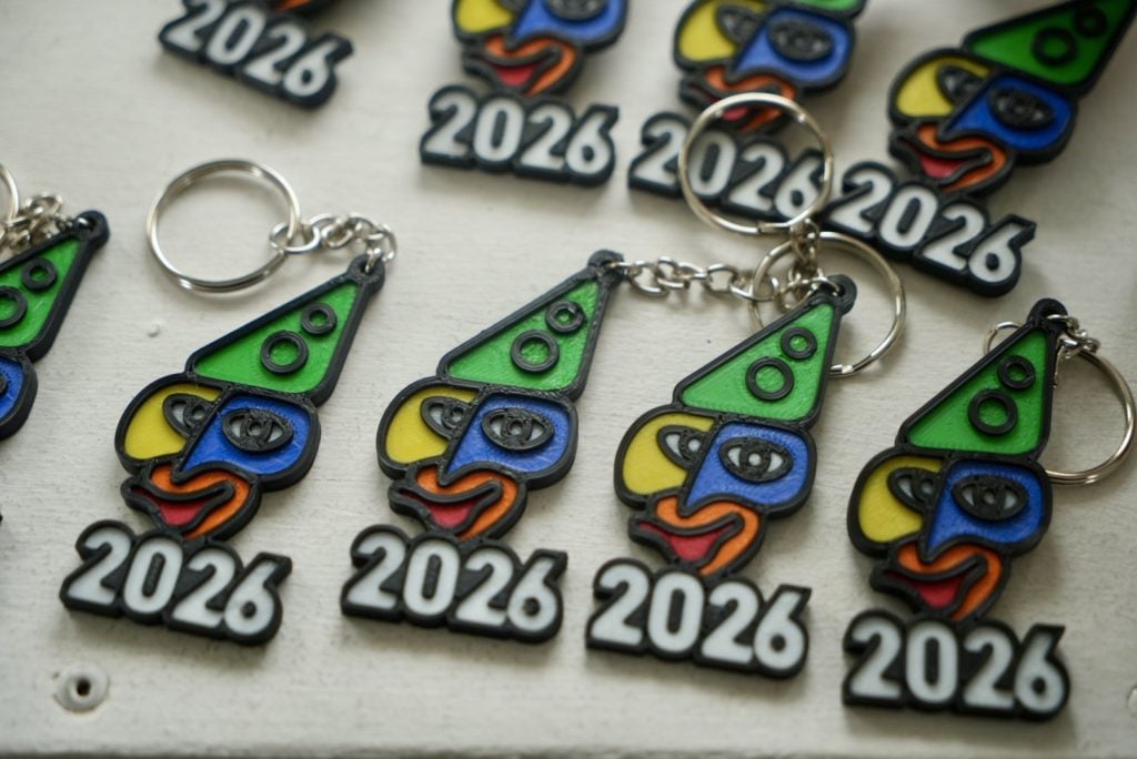 Aναμνηστικά του Πατρινού Καρναβαλιού στην πλατεία Τριών Συμμάχων