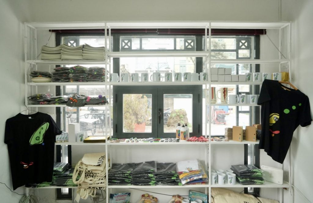 Aναμνηστικά του Πατρινού Καρναβαλιού στην πλατεία Τριών Συμμάχων