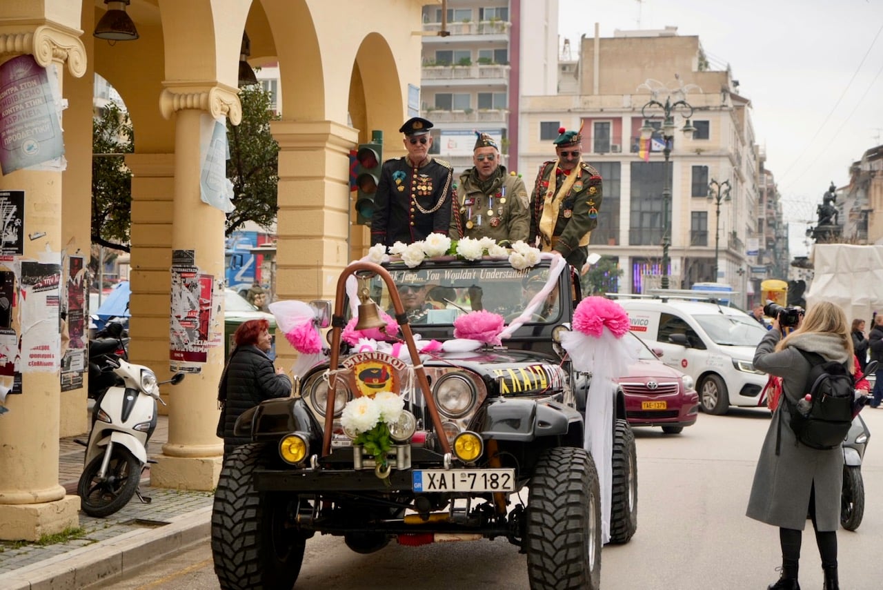 Δείτε φωτογραφίες από την γιορτή της Τσικνοπέμπτης στην Πάτρα