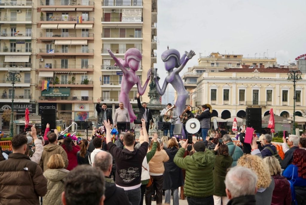 Δείτε φωτογραφίες από την γιορτή της Τσικνοπέμπτης στην Πάτρα