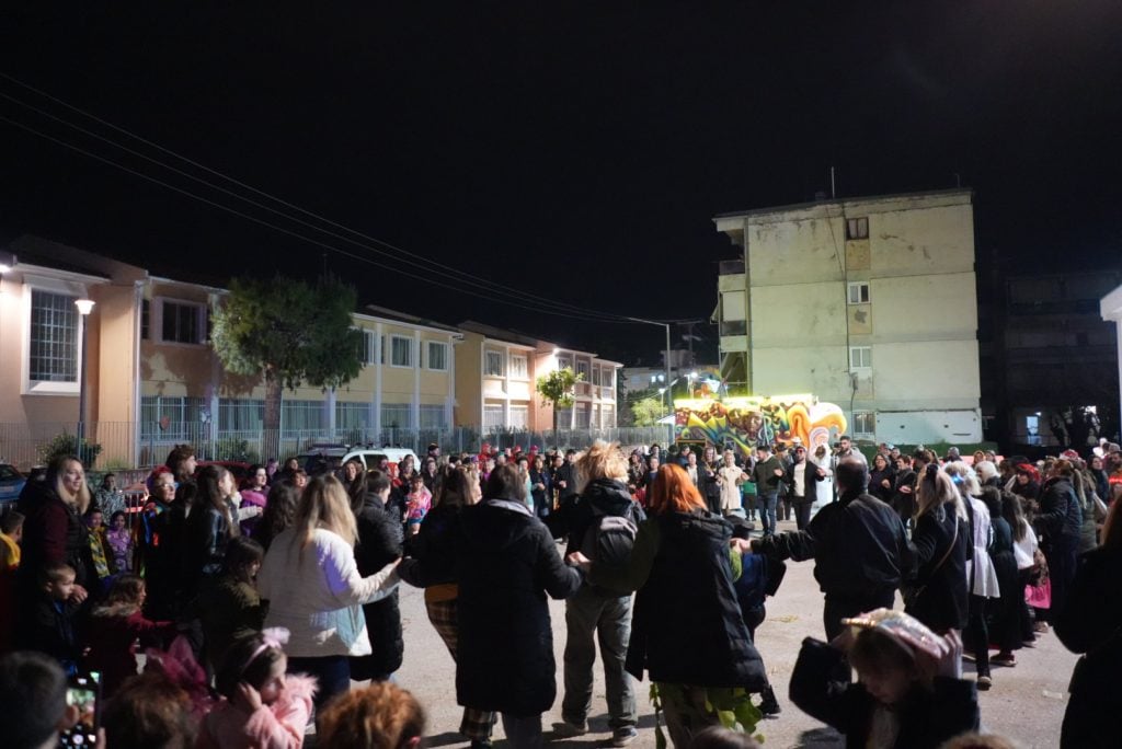 Παρέλασαν, γλέντησαν, χόρεψαν και Καρναβαλοπάντρεψαν τη Νύφη στο Νότιο Διαμέρισμα (ΦΩΤΟ)