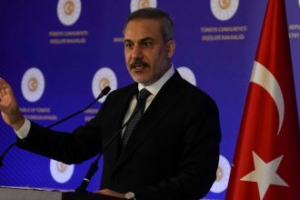 Προκλητικός Φιντάν επιτίθεται σε Δένδια: «Λειτουργεί ανασταλτικά στην προσπάθεια ελληνοτουρκικής προσέγγισης»