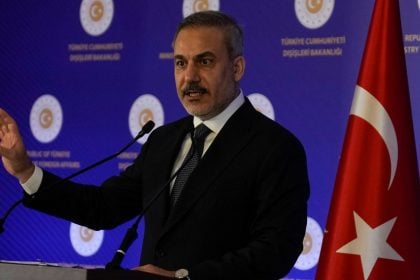 Προκλητικός Φιντάν επιτίθεται σε Δένδια: «Λειτουργεί ανασταλτικά στην προσπάθεια ελληνοτουρκικής προσέγγισης»