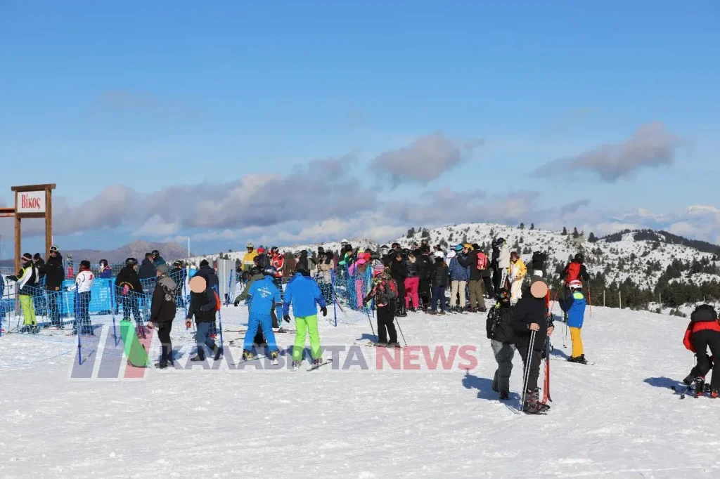Χιλιάδες επισκέπτες στα Καλάβρυτα την Καθαρά Δευτέρα - Ανοιξιάτικο σκηνικό στο Χιονοδρομικό Κέντρο
