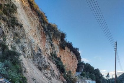 Μεγάλη κατολίσθηση στην Κέρκυρα - "Κατέβηκε" το βουνό στο δρομο προς Παλαιοκαστρίτσα