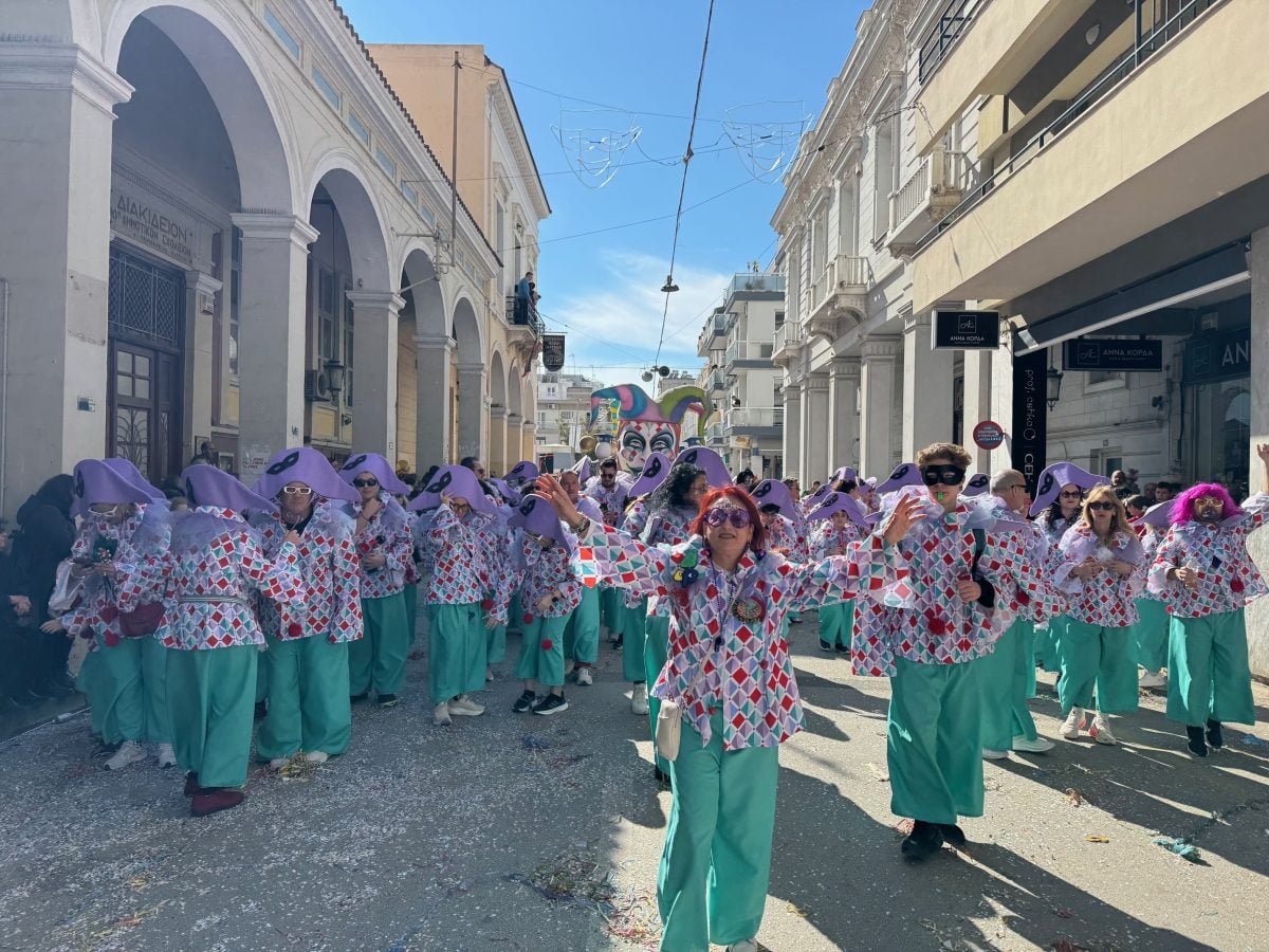Δυναμική η παρουσία του Πανεπιστημίου Πατρών στο Πατρινό Καρναβάλι - ΦΩΤΟ