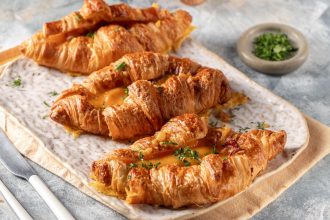 Για δυναμωτικό πρωινό: Γεμιστά κρουασάν