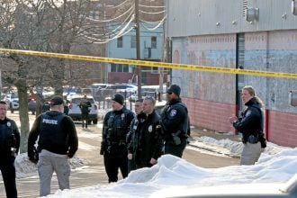 ΗΠΑ: Τρεις νεκροί από πυροβολισμούς σε γήπεδο χόκεϊ στο Ρόουντ Άιλαντ