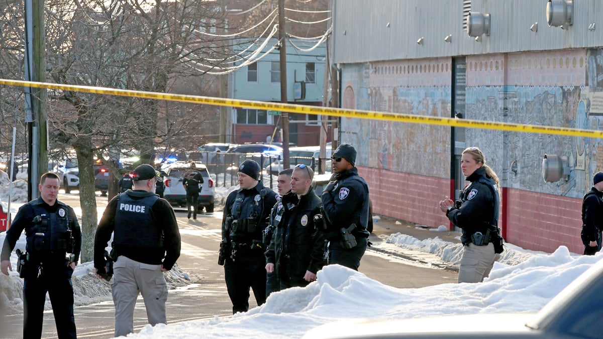 ΗΠΑ: Τρεις νεκροί από πυροβολισμούς σε γήπεδο χόκεϊ στο Ρόουντ Άιλαντ