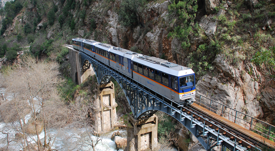 Κατά πλειοψηφία η απόφαση για τον Οδοντωτό στο Δημοτικό Συμβούλιο Αιγιαλείας - Καταψήφιση και αποχωρήσεις από παρατάξεις της μειοψηφίας