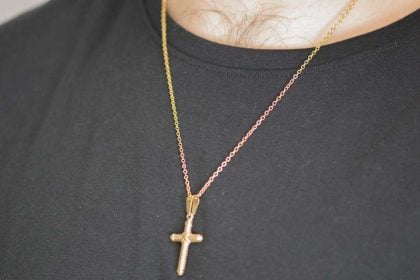 Πάτρα: Μπήκαν σε σπίτι και άρπαξαν χρυσή αλυσίδα από το λαιμό 60χρονου