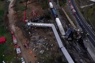 Τέμπη: Το Σάββατο οι δύο πρώτες εκταφές θυμάτων – Προσφυγή θα καταθέσουν την Παρασκευή οι γονείς τους