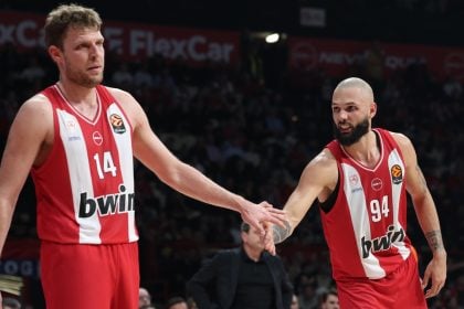 Ο Ολυμπιακός προστάτεψε το ΣΕΦ και τη 2η θέση με αντίπαλο τον Ερυθρό Αστέρα - Βεζένκοφ και Φουρνιέ οι κορυφαίοι