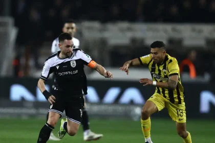 Η βαθμολογία της Super League μετά την ισοπαλία της ΑΕΚ με τον ΠΑΟΚ και την γκέλα του Παναθηναϊκού