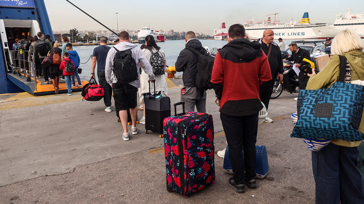 Τι θα ισχύσει φέτος με τα εισιτήρια των πλοίων