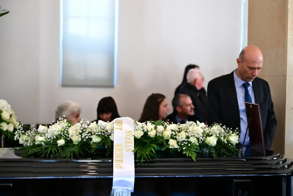 Άννα Ψαρούδα – Μπενάκη: Θλίψη στην κηδεία της στο Α’ Νεκροταφείο