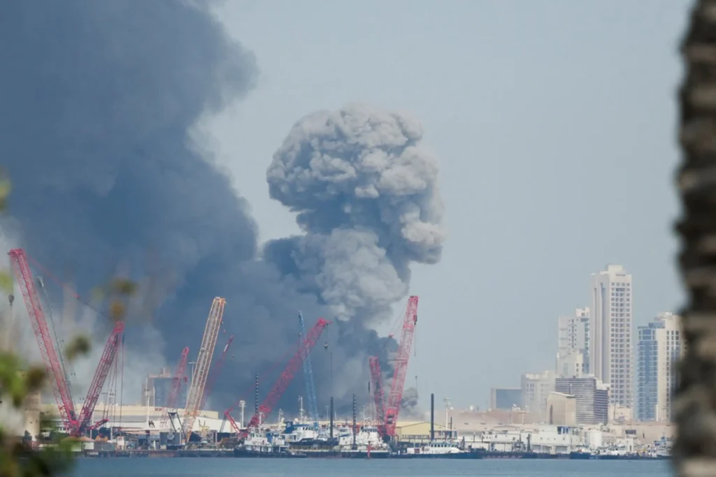 Ανάφλεξη στη Μέση Ανατολή: ΗΠΑ και Ισραήλ σφυροκοπούν το Ιράν – Πυραυλική αντεπίθεση από την Τεχεράνη - Νεκροί, τραυματίες και αλλεπάλληλοι βομβαρδισμοί