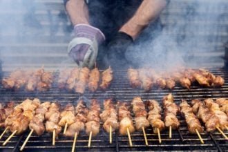 Τσικνοπέμπτη στη Χαλανδρίτσα