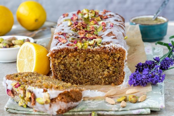 Κέικ αμυγδάλου με γεύση βερίκοκο