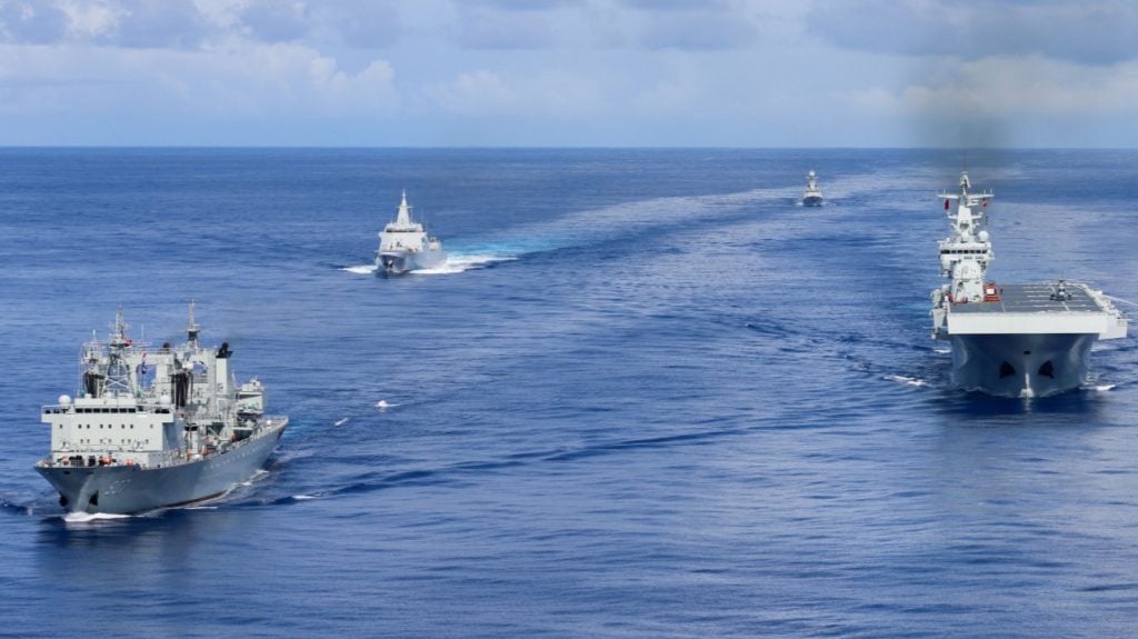 Κίνα: Ναυτικές και αεροπορικές περιπολίες πραγματοποιήθηκαν στη Νότια Σινική Θάλασσα