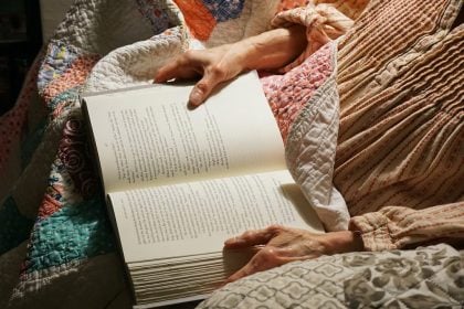 Άνοια: Το διάβασμα και το γράψιμο μπορούν να μειώσουν τον κίνδυνο κατά σχεδόν 40%, διαπιστώνει νέα μελέτη