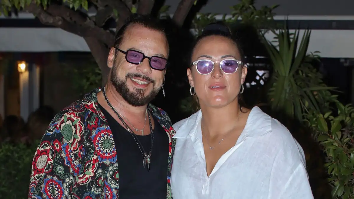 Χρήστος Δάντης: Η πρώτη φωτογραφία από το νοσοκομείο με την Ασημίνα Χατζηανδρέου μετά το χειρουργείο του