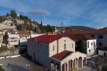 Ο δήμος Θέρμου δίνει επίδομα €3.000 για το πρώτο παιδί και €15.000 για το έκτο