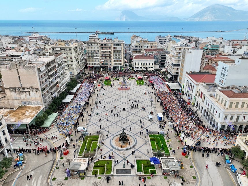 Ο πιο καλός "καρναβαλικός" καιρός επικράτησεστη μεγαλειώδη Παρέλαση του Καρναβαλιού των Μικρών- φωτο