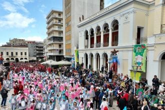 Ο πιο καλός "καρναβαλικός" καιρός επικράτησεστη μεγαλειώδη Παρέλαση του Καρναβαλιού των Μικρών- φωτο