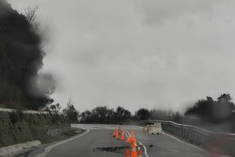 Διακοπή κυκλοφορίας οχημάτων στην εθνική οδό Τρίπολης – Πύργου, λόγω κατολίσθησης